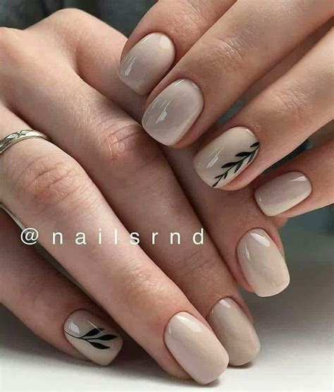 Uñas bonitas uñas nude estilo casual blanco negro nail beauty Simple Gel Nails Cute