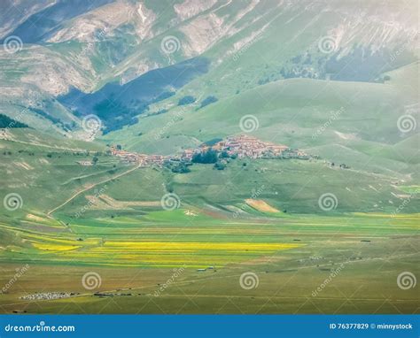 Sławny Castelluccio Di Norcia Z Pięknym Góra Krajobrazem, Włochy Obraz