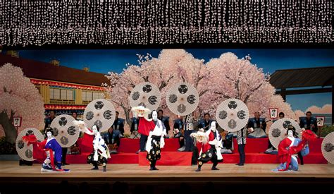 Rising stars of kabuki run new-year Asakusa gauntlet | The Japan Times