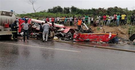 Ghana Un Accident De La Circulation Fait Plus De 30 Morts Et De