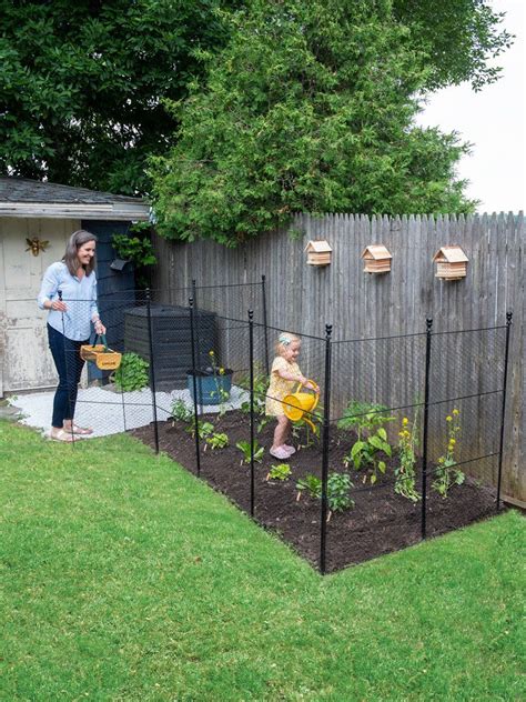 Chicken Wire Fence Installation At Stephanie Naples Blog