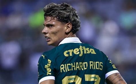 Palmeiras decide após investida milionária para vender Richard Ríos