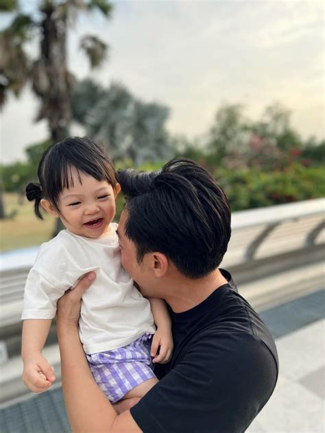 C C Hot Mom C A Showbiz Vi T U L M I U N Y Cho Con Ngay T Khi C N Nh