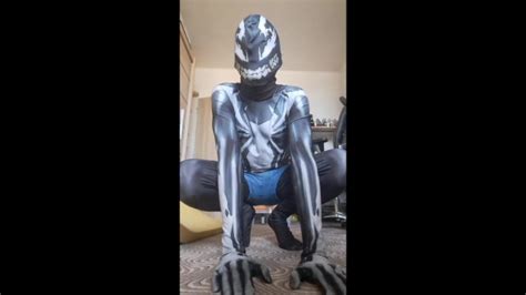 黑色共生体在他的房间里需要精液 Pornhub Gay