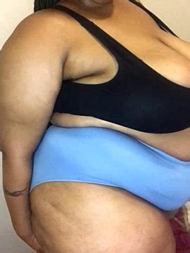 IamSunflower Nude Stripping On Webcam For Live Sex Video Chat InTheCrack