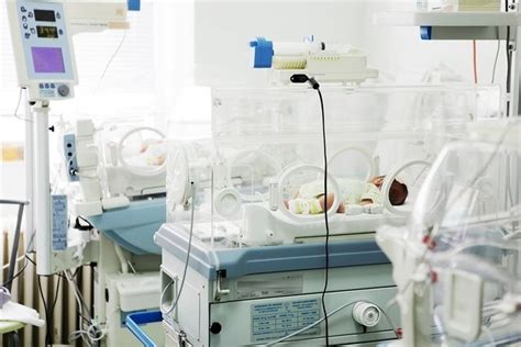 UTI neonatal porque o bebê pode precisar ficar internado Tua Saúde