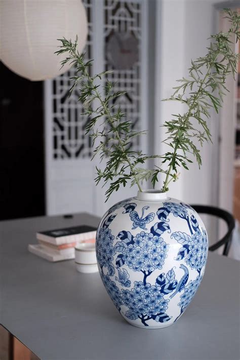 Blue and White Porcelain Chinese Vase – FancyAdd