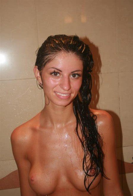 Hottie In The Shower Porn Pic