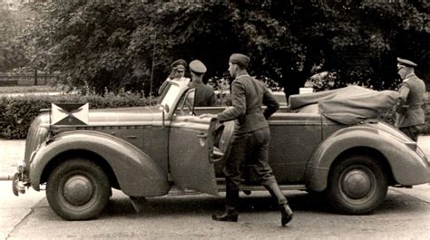 Belgien Brüssel kommandierender General mit Opel Postimages