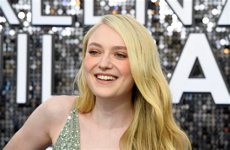 Dakota Fanning Net Worth Age Height Bio Birthday Wiki