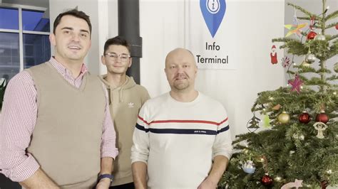 EKS InTec GmbH on LinkedIn: #xmas #team #diversity #teamspirit