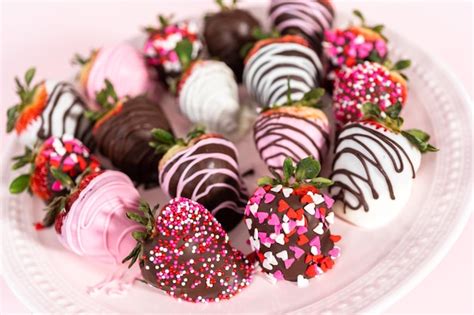 Premium Photo Chocolate Dipped Strawberries