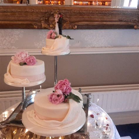 Elegant Cake Designs For A Spring Wedding Weddingsonline