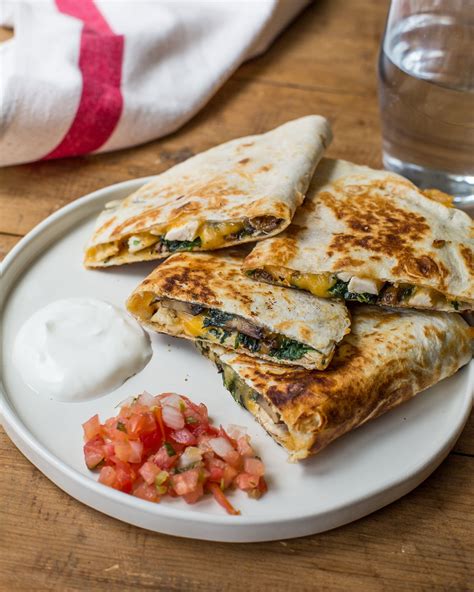 How To Make Quesadillas 3 Methods — The Mom 100