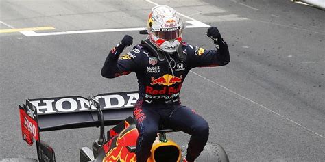 F1 Max Verstappen simpose à Monaco et prend la tête du championnat