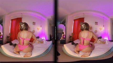 Brenda Biceps VR Video Pink Bikini Flexing Video Part Brenda Biceps Clips Sale