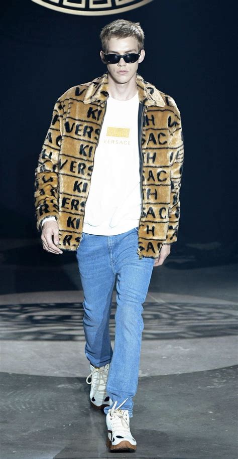 VERSACE X KITH Menswear Fall 2024 Look 124