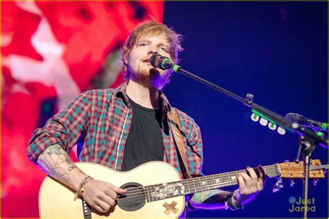 Ed Sheeran Performs For A Giant Crowd In Las Vegas Photo 712438