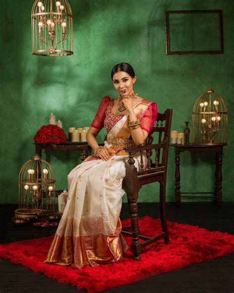 Parvati Nair Enchanting Traditional Outfits And Looks K4 Fashion