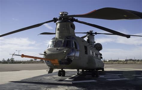 Boeing Realiza Primeiro Voo Do Chinook Com Novas Pás Do Rotor