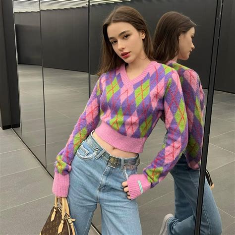 Dasha Taran Ig Taaarannn Ig Tarankaaa Dasha Taran Porcelain Brunette The Cutie Collective