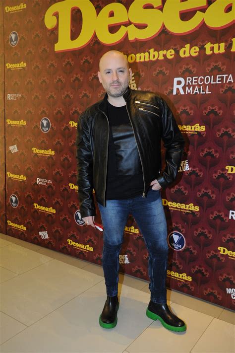 Con Un Vestido Hot Pampita Ardohain Deslumbr En El Estreno De Desear S Al Hombre De Tu