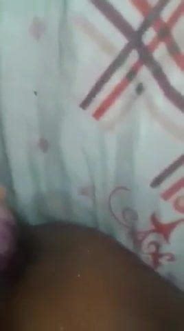 Sri Lankische MILF Masturbiert Mit Brinjol Teil 2 XHamster