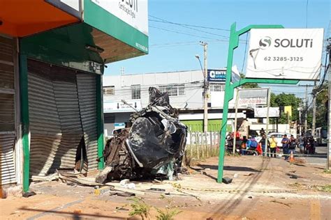 Bmw Envolvida Em Racha Mortes Foi Flagrada A Km H Por Radar