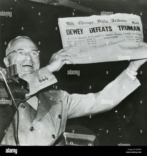 Dewey defeats truman headline hi-res stock photography and images - Alamy