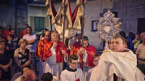 Processione Eucaristica Nel Territorio Parrocchiale Della Basilica