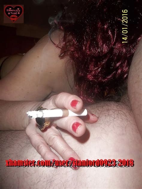 RED HOT SMOKING SLUT Nude Pics XHamster