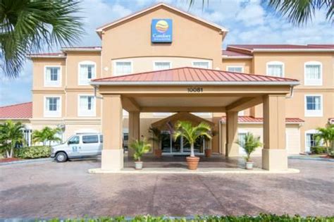 Comfort Inn & Suites Airport FL RSW Airport - Park Sleep Hotels