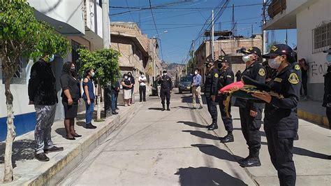 Ayacucho Rinden Honores P Stumos A Polic A Fallecido Por Covid