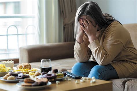 Duygusal Yeme Bozukluğu Nedir Belirtileri ve Terapi Yöntemi