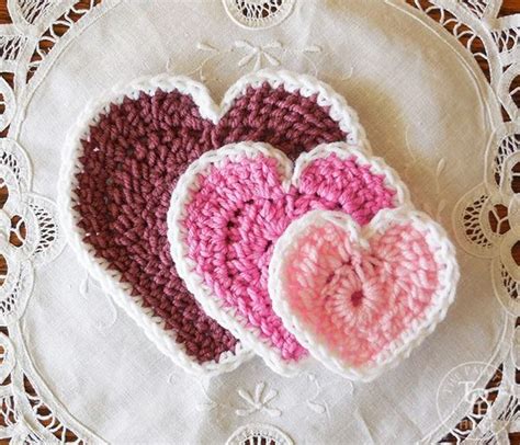 Easy Hearts In 3 Sizes C Crochet Heart Pattern Crochet Patterns Free Heart Crochet Pattern