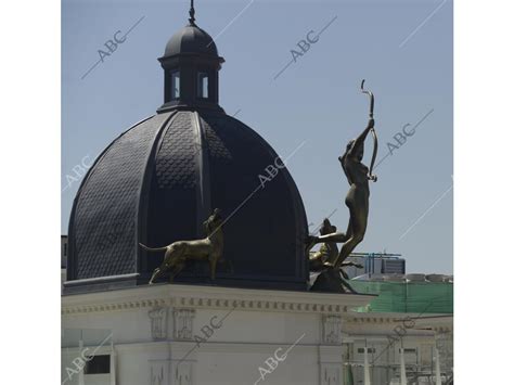 Nueva Estatua De La Diosa Diana En Gran V A Archivo Abc