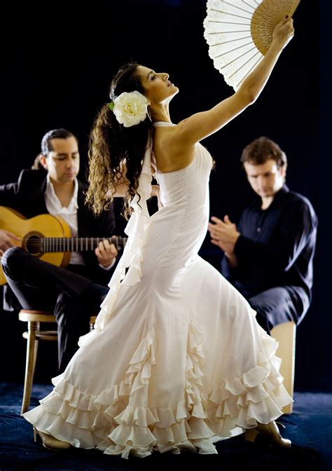 Flamenco Dance Show UK | Spanish Guitarist and Flamenco Dancers | Hire ...