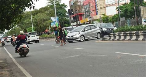 Pak Ogah Semakin Banyak Di Batam Metropolis