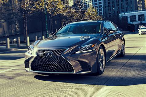 New Lexus LS 500 2017 review | Auto Express