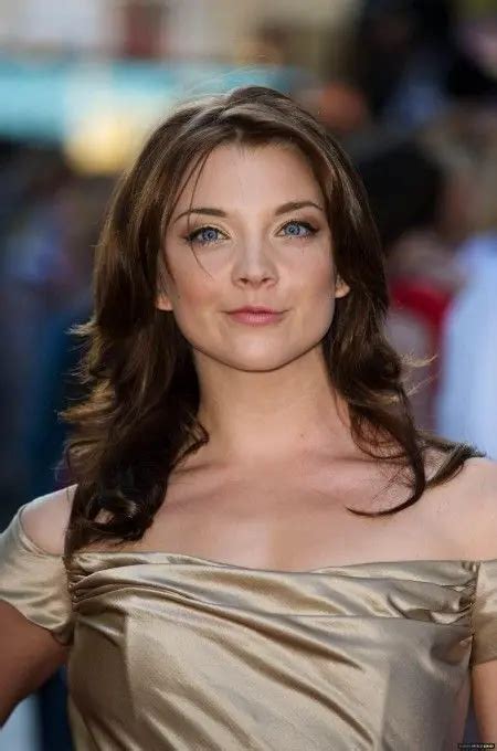 Hot And Seductive Look Scrolller