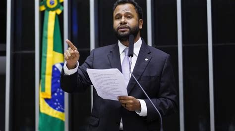 Le Monde Publica Perfil De Henrique Vieira Deputado E Pastor