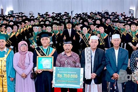 Iai Darussalam Wisuda Sarjana Kucurkan Beasiswa Rp Juta