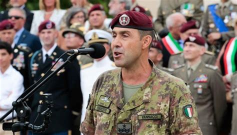 Chi è il generale Roberto Vannacci carriera militare e polemiche per