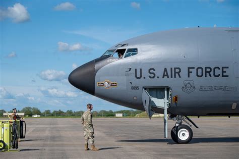 Pathfinders Support 100th ARW With Hot Pit Refuel 501st Combat