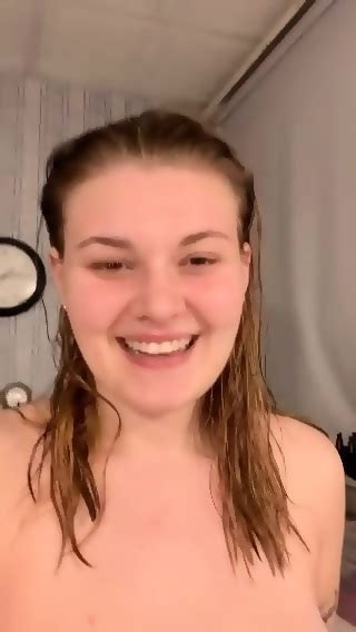 Rylie Teen Amateur Strip And Masturbate