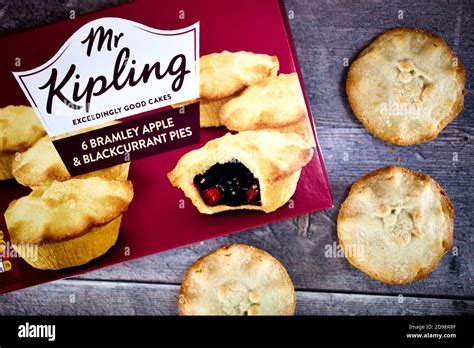 Mr Kipling Apple & Blackcurrant Pies Stock Photo - Alamy