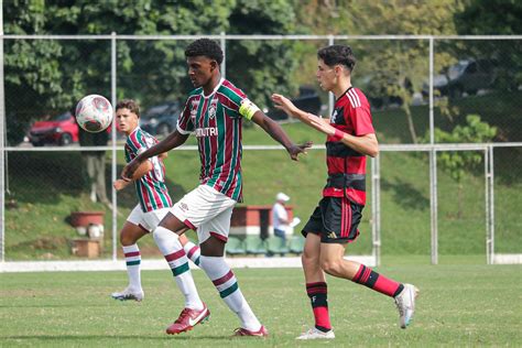 Flu vence o Fla nos pênaltis e cola no líder do Grupo A do Guilherme