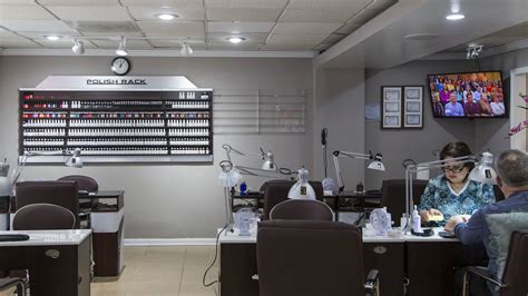 17 Best Nail Salons In Chicago For Manicures Pedicures And Nail Art