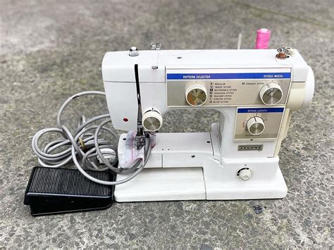 Vintage C 1970s Janome No 611000835 Sewing Machine With Case Japan