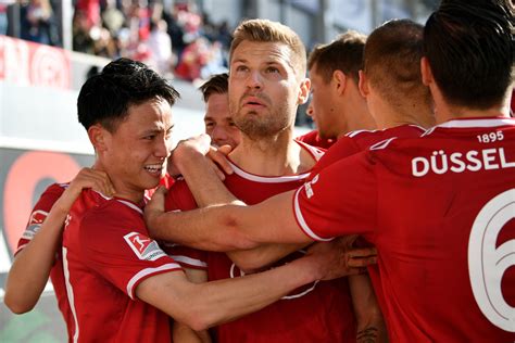 Fortuna Düsseldorf Tankt Vor Hsv Spiel Kräftig Selbstvertrauen